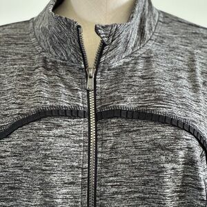 🎄🎄Women's Gray Zip-Up Jacket